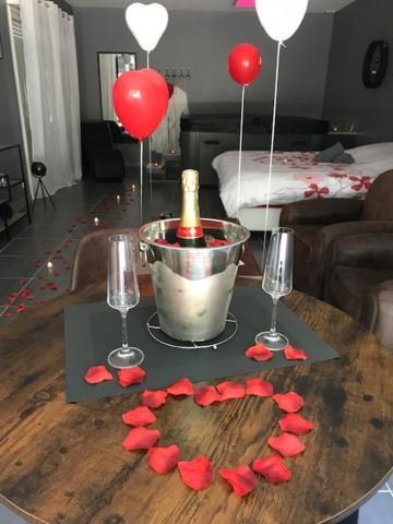 Love Room - La Parenthese Saint-Bauzille-de-la-Sylve Eksteriør bilde